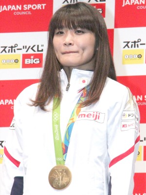 スポーツくじ感謝イベントに登場した、レスリングの伊調馨選手