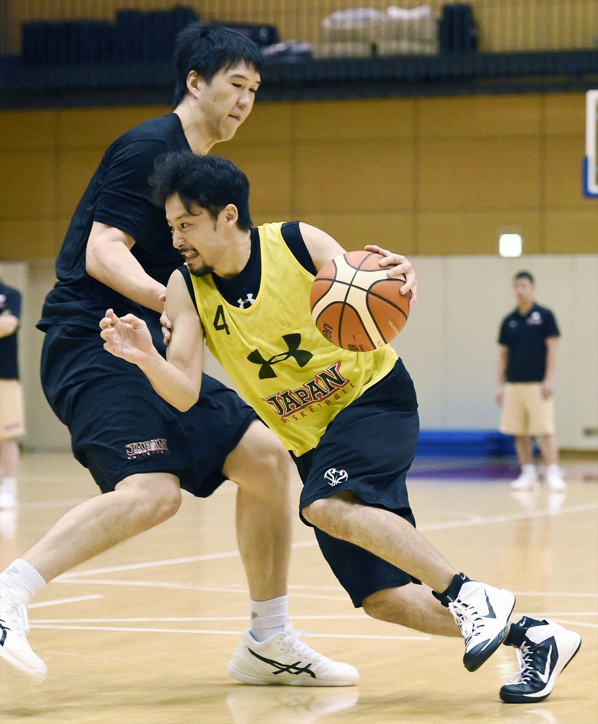 秋元才加、田臥勇太選手と夢の2ショット「バスケ部だった私には…」