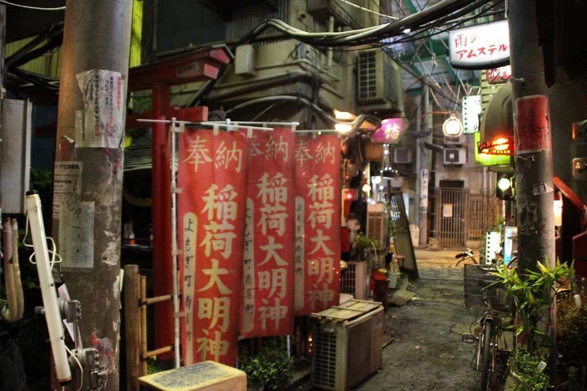 『続・深夜食堂』、撮影現場に潜入！ 新宿ゴールデン街を300坪の倉庫に再現