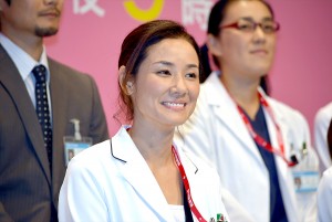 『メディカルチーム レディ・ダ・ヴィンチの診断』制作発表に登場した、吉田羊