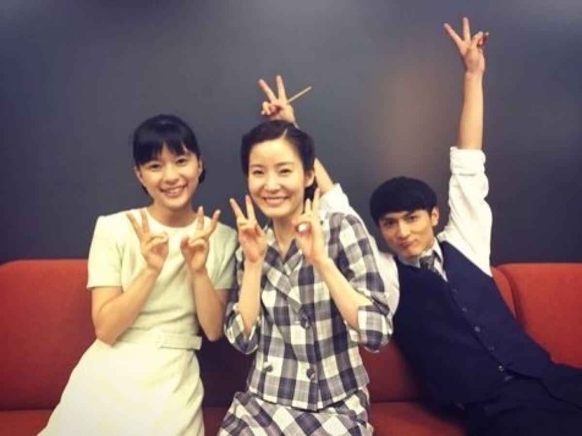 芳根京子、蓮佛美沙子&高良健吾らとともにスリーショット