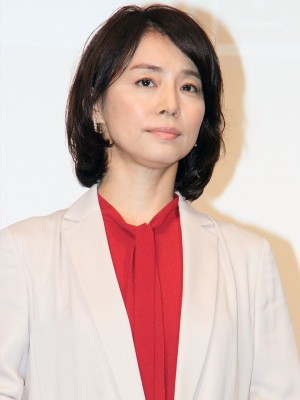 『逃げるは恥だが役に立つ』プレミア試写会舞台挨拶に出席した石田ゆり子