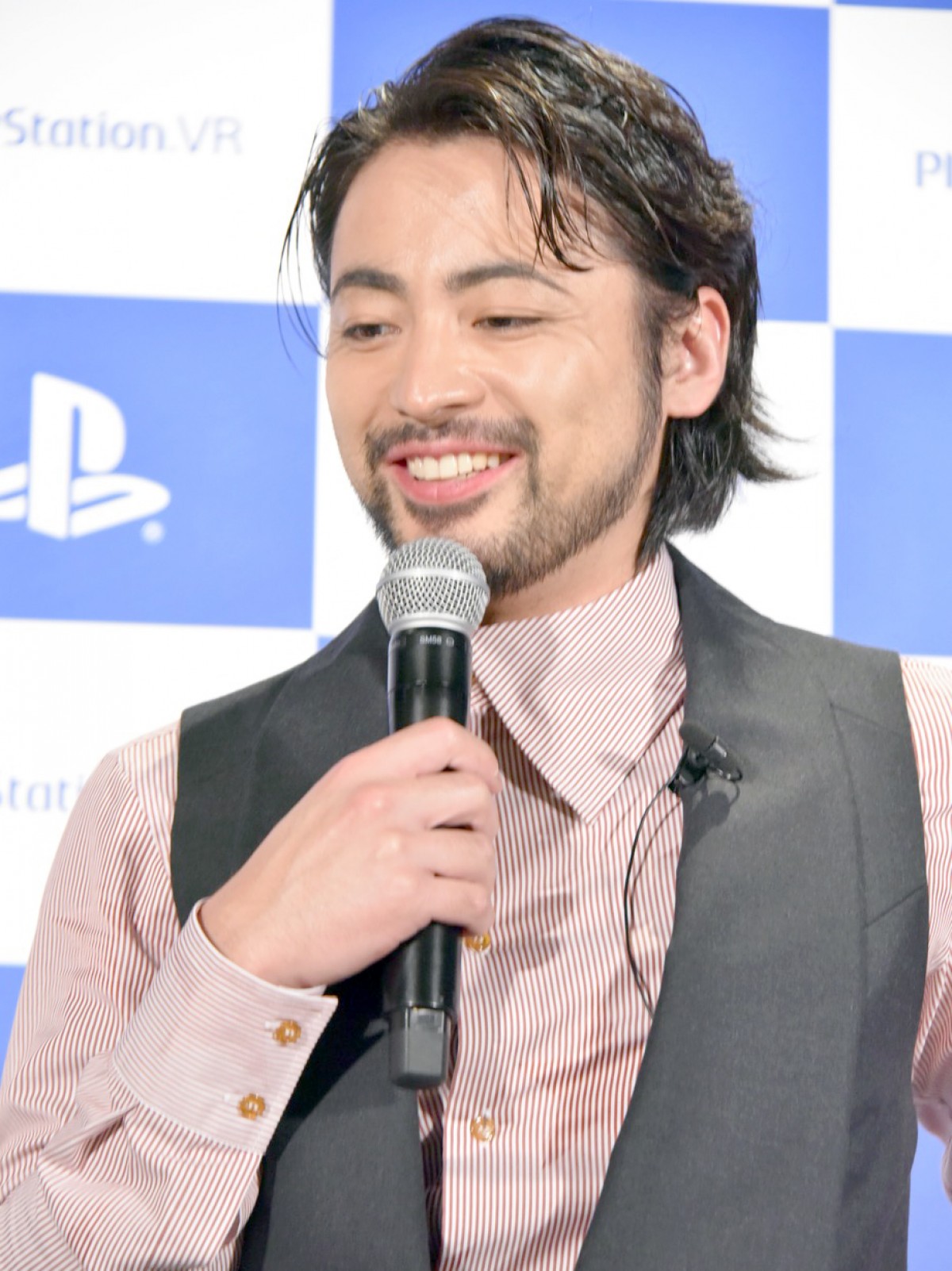 山田孝之、最新PSVRをゲットしてニヤケ止まらず｢チョー嬉しい｣