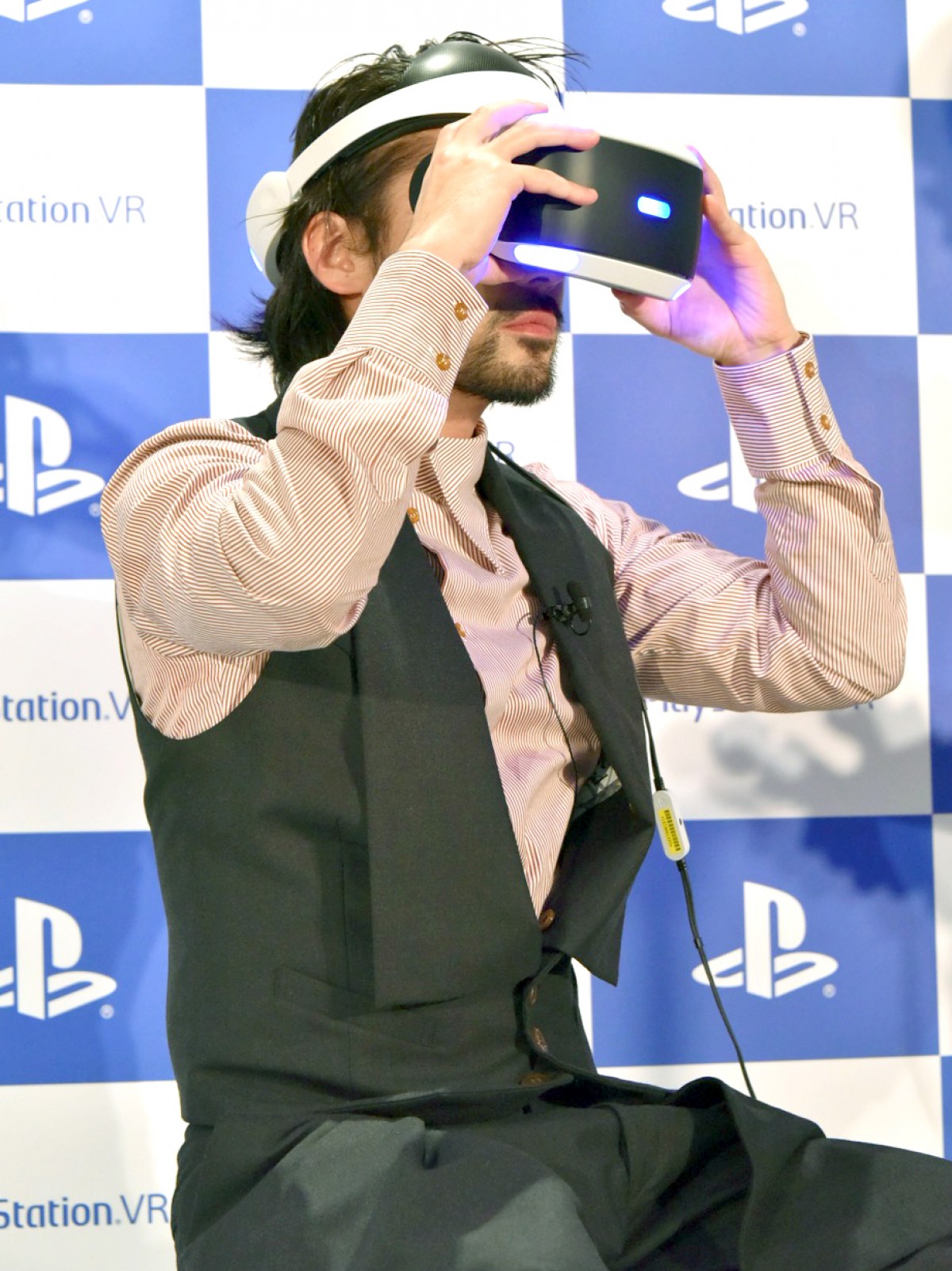 山田孝之、最新PSVRをゲットしてニヤケ止まらず｢チョー嬉しい｣