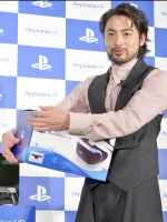 「PlayStationVR」発売記念イベントに出席した、山田孝之