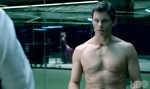 ジェームズ・マースデン、禁断の超大作ドラマ『ウエストワールド』で肉体美を披露
