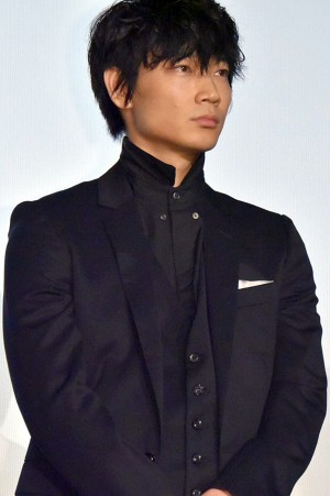 映画『闇金ウシジマくん ザ・ファイナル』初日舞台挨拶に登壇した、綾野剛