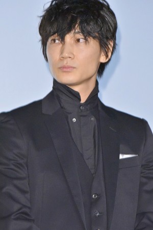 映画『闇金ウシジマくん ザ・ファイナル』初日舞台挨拶に登壇した、綾野剛