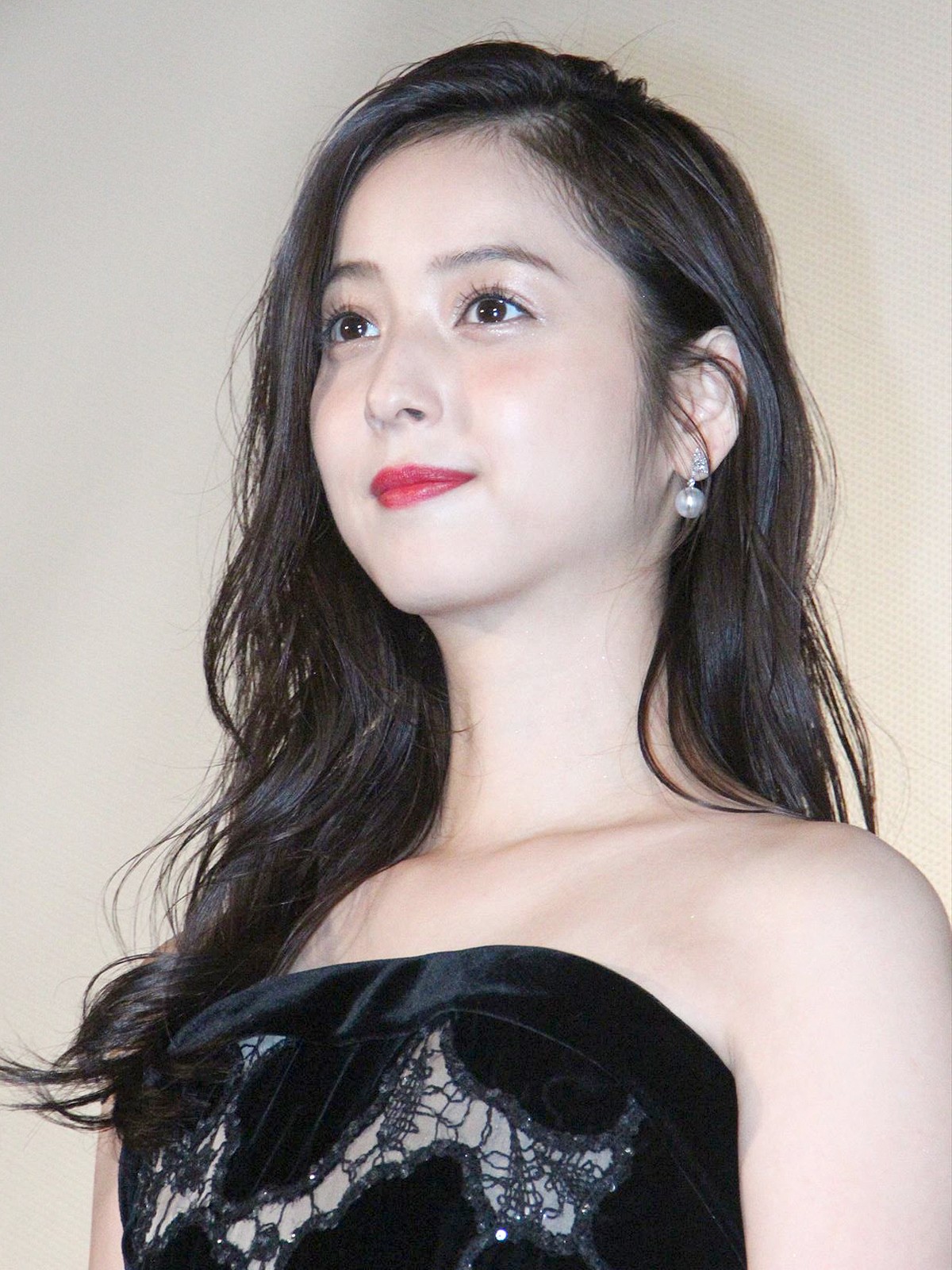 ＜TIFF2016＞佐々木希、黒のシースルードレスで登場！ SUPER JUNIORイェソンも「ドキドキ」