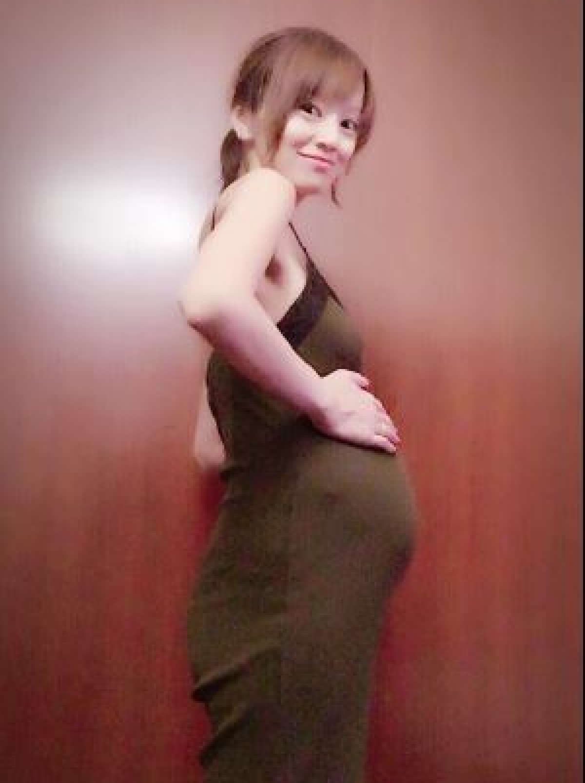 妊婦・鈴木亜美、ふっくらお腹を公開「前にポ～ンと出てます」