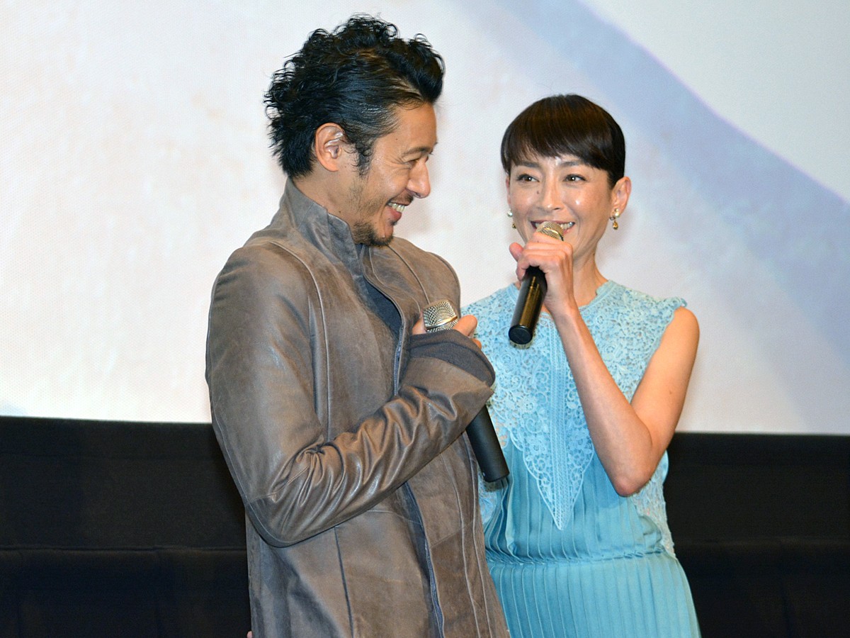 宮沢りえ、主演映画の初日舞台挨拶に登壇　森田剛との交際報道には無言を貫く