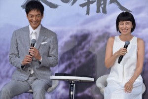 ドラマ『氷の轍』制作発表記者会見に出席した、柴咲コウ、沢村一樹
