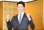 NHK大河ドラマ『西郷どん』記者会見に出席した、鈴木亮平