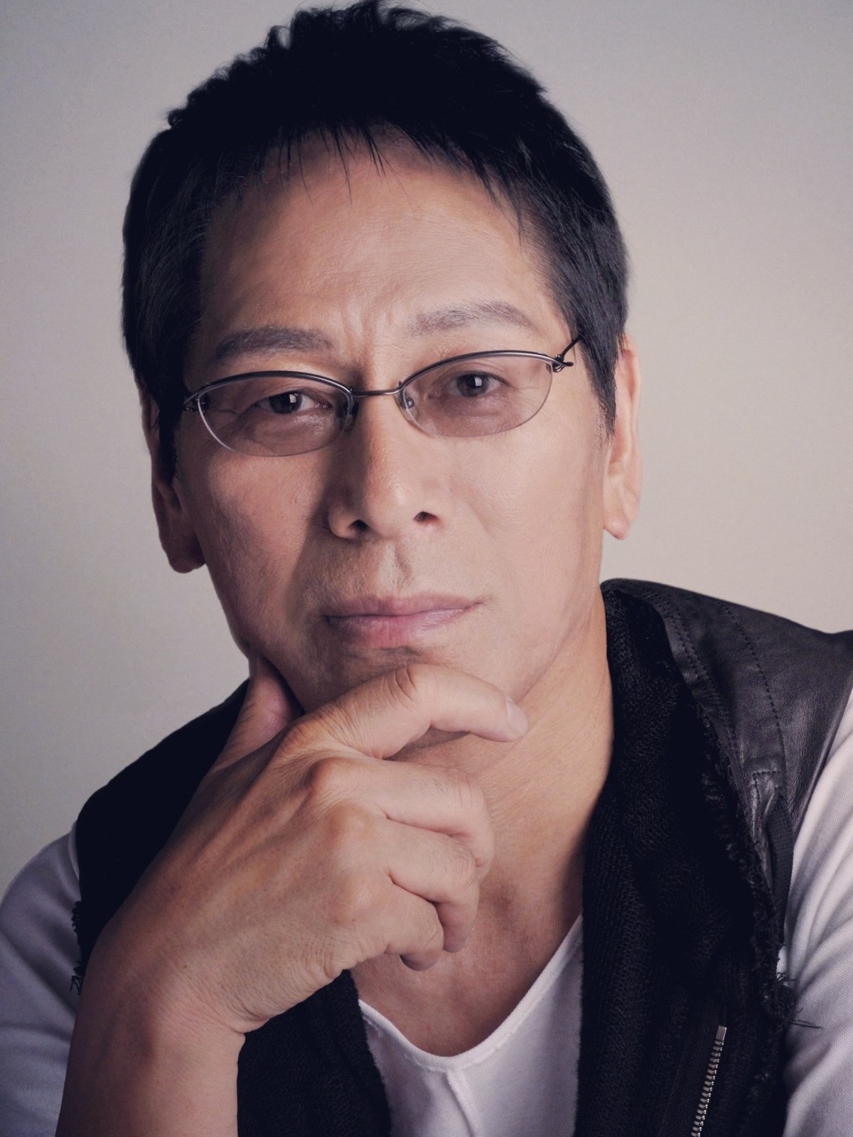 『嘘の戦争』草なぎ剛、水原希子＆山本美月と三角関係に「可愛くて焦っちゃう」