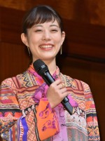 高畑充希、日経BP社「2016年ヒット商品ベスト30」発表会に出席