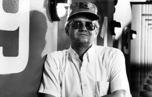 『レッド・オクトーバーを追え！』の撮影セットを訪れた、トム・クランシー