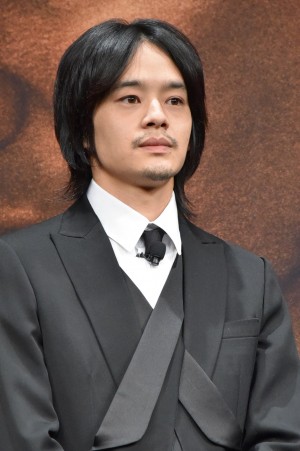 『ジャック・リーチャー NEVER GO BACK』来日会見に出席した、池松壮亮