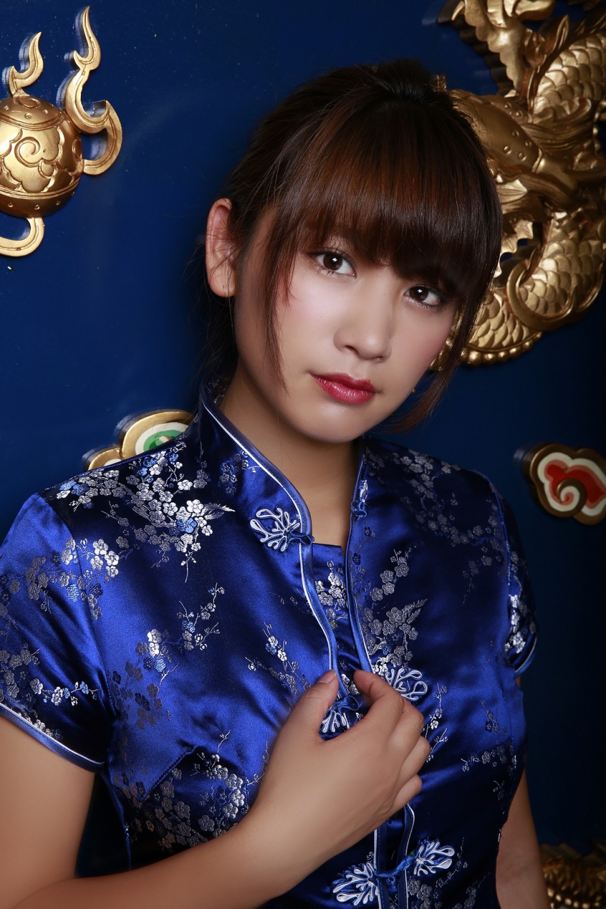 久松郁実、『土竜の唄』続編に出演決定！ セクシーチャイナ服姿を披露