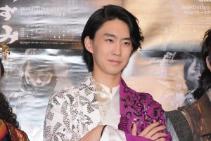  舞台『あずみ～戦国編』公開ゲネプロに出席した、小園凌央