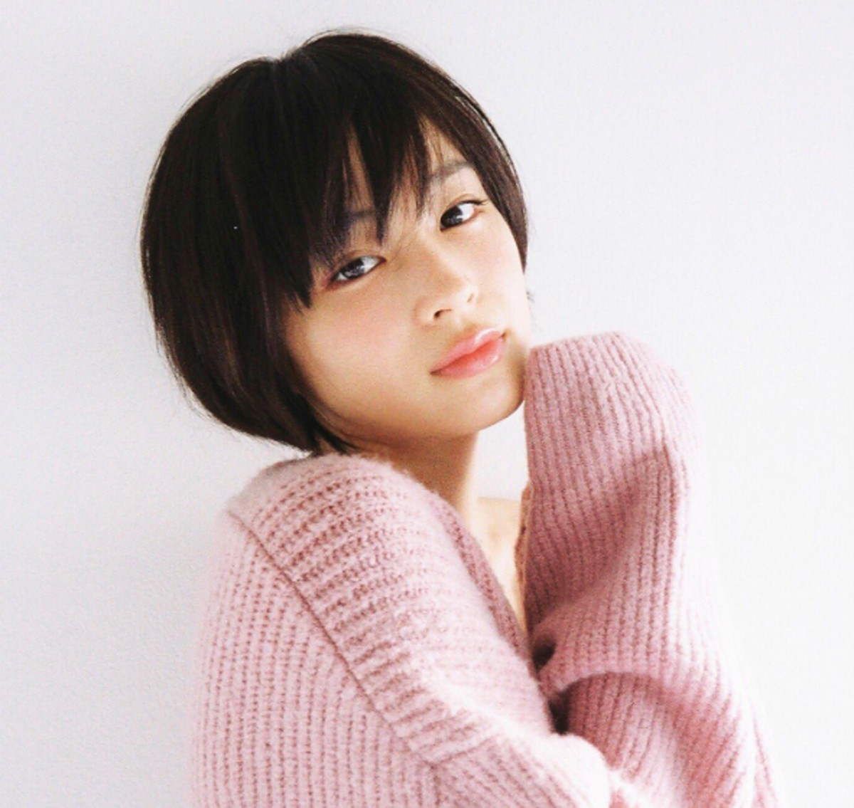 広瀬すず、ショートヘアーに!間宮祥太朗「呼吸困難になりました」