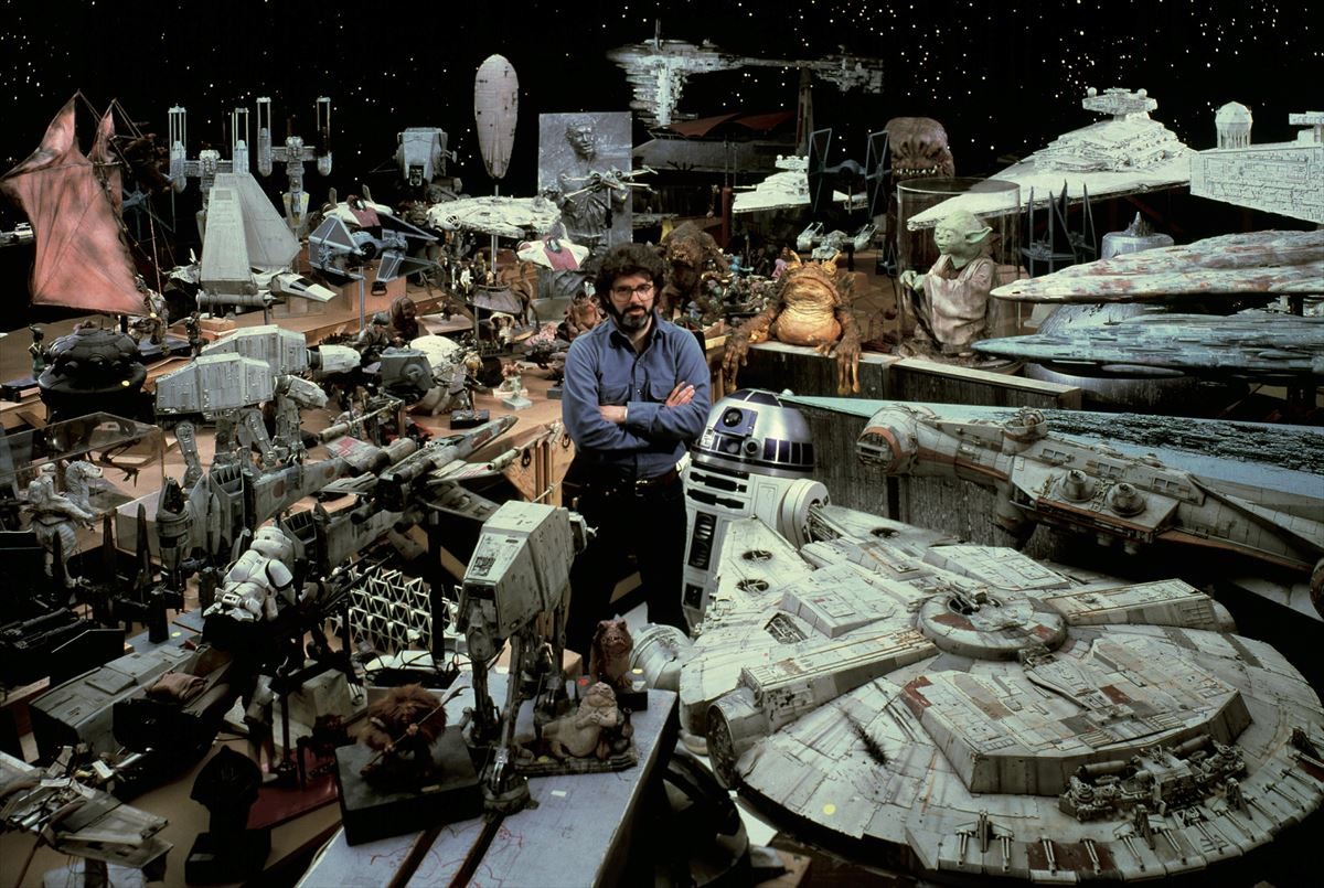 『スター・ウォーズ』6エピソード分の舞台裏満載！ 撮影日誌仕立ての写真集発売