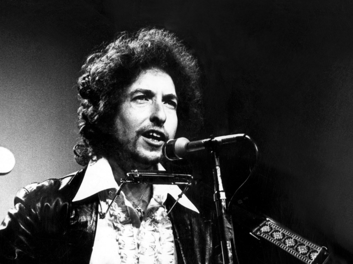 ノーベル賞授賞式を欠席するというボブ・ディラン(写真は1975年頃)