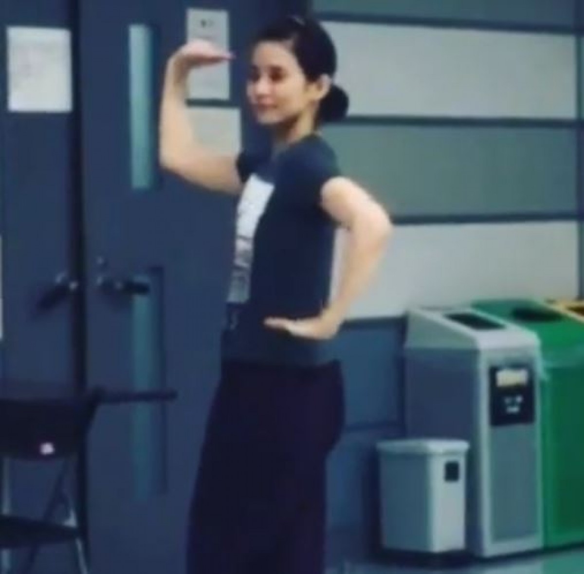石田ゆり子、逃げ恥”恋ダンス”のリアル練習風景を公開!