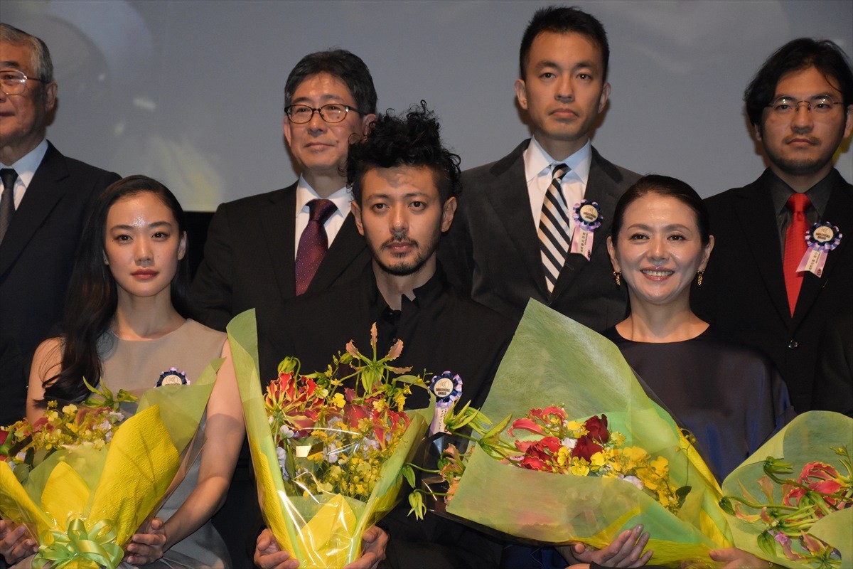 柳楽優弥＆村上虹郎、TAMA映画賞特別賞を受賞　今後はコメディにも意欲