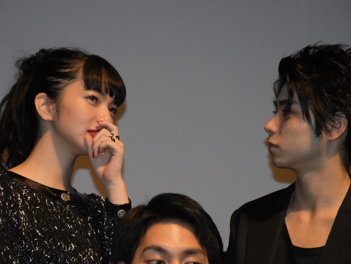 柳楽優弥＆村上虹郎、TAMA映画賞特別賞を受賞　今後はコメディにも意欲