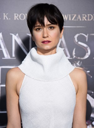 キャサリン・ウォーターストン、『ファンタビ』米NYプレミア上映に出席