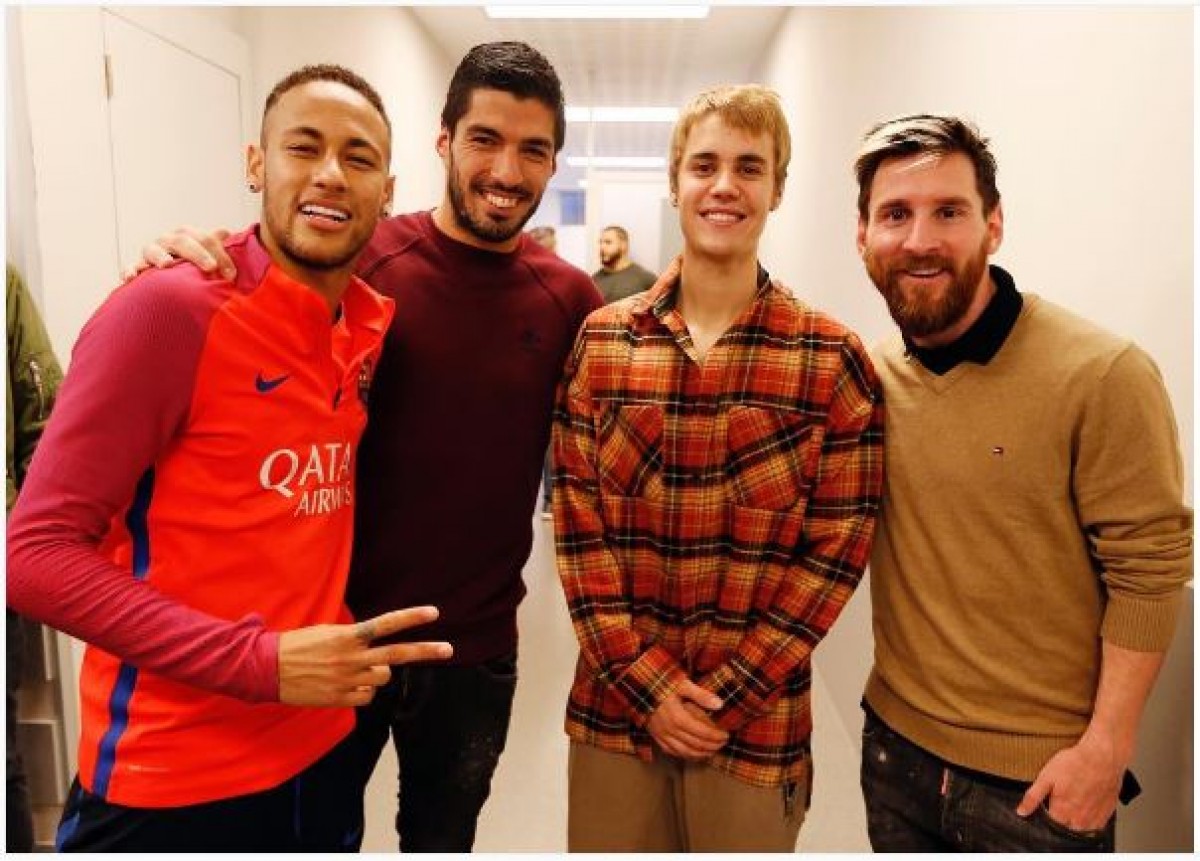ジャスティン・ビーバー、ネイマールと仲良く写真撮影！サッカーファンから非難の声も