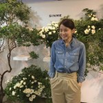 石田ゆり子、板谷由夏プロデュース「SINME」の展示会で満面の笑み