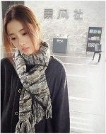 『地味スゴ』石原さとみの“地味ショット”に反響「地味でもかわいい」