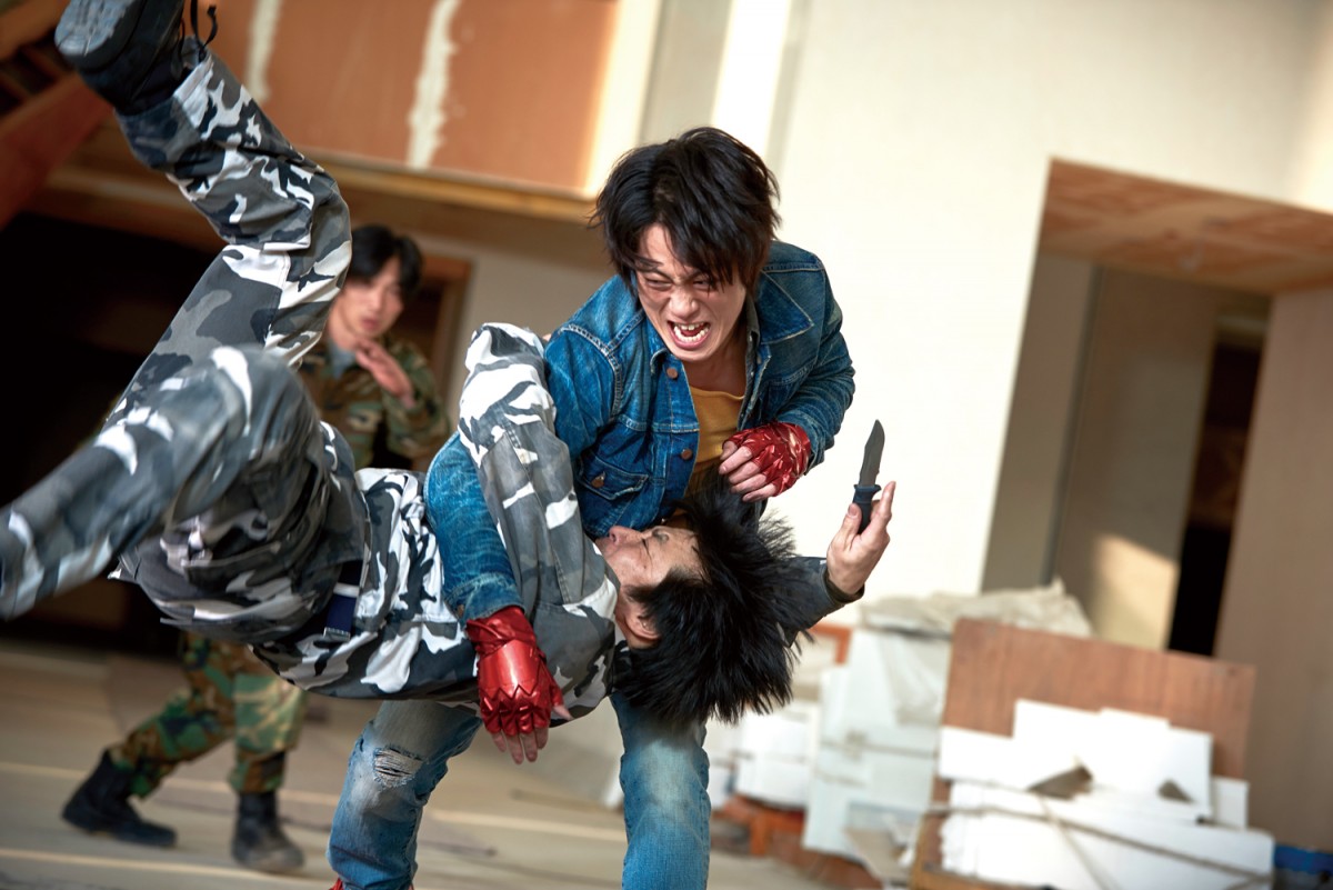 溝端淳平、鍛え抜かれた肉体美披露！アクション満載の『破裏拳ポリマー』衝撃予告解禁