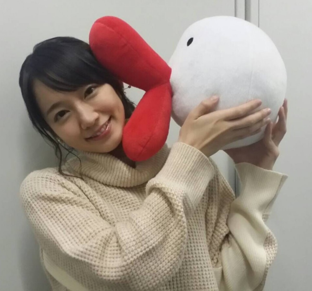 吉岡里帆、初披露の“チュー顔”にファン大興奮！「ちゅーされたーい」