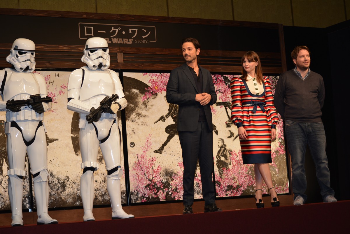 ダース・ベイダーにダメ出しできない!? 『ローグ・ワン』監督、SW愛を抑えきれず