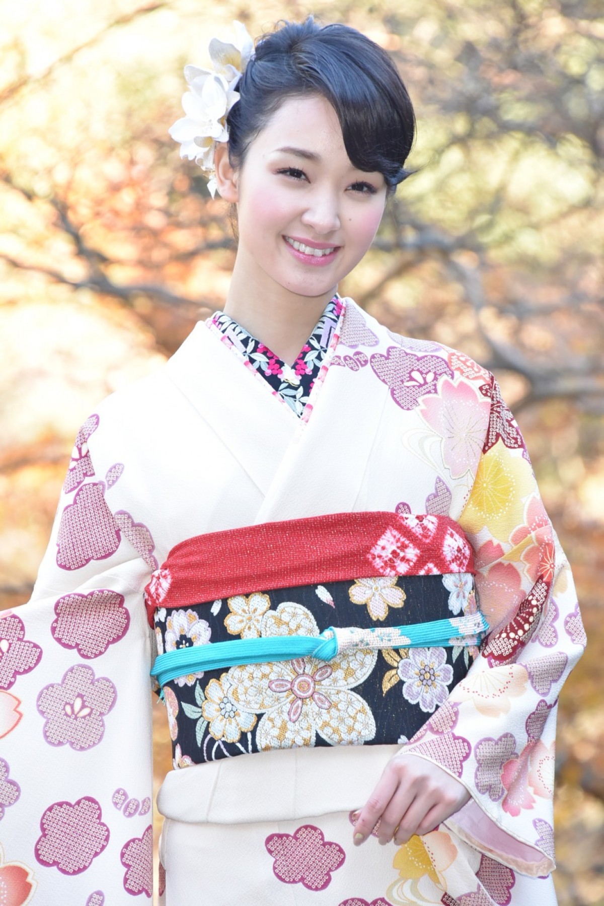 武井咲、“超艶やか”晴れ着撮影会で藤田ニコルと初対面「同じ事務所だったんだ！」