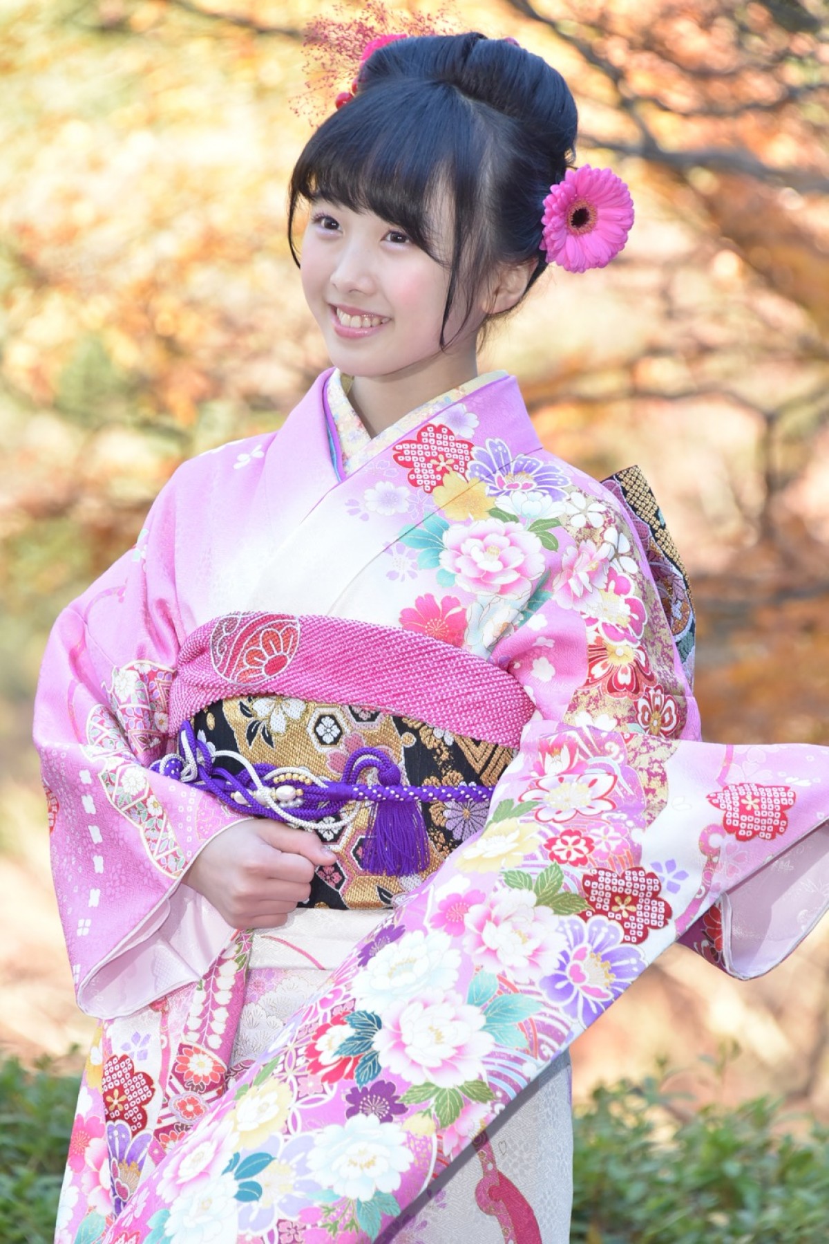 武井咲、“超艶やか”晴れ着撮影会で藤田ニコルと初対面「同じ事務所だったんだ！」