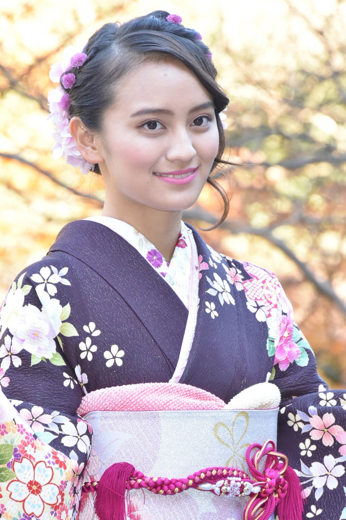武井咲、“超艶やか”晴れ着撮影会で藤田ニコルと初対面「同じ事務所だったんだ！」