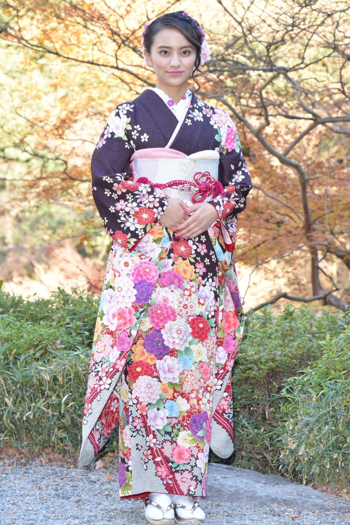 武井咲、“超艶やか”晴れ着撮影会で藤田ニコルと初対面「同じ事務所だったんだ！」