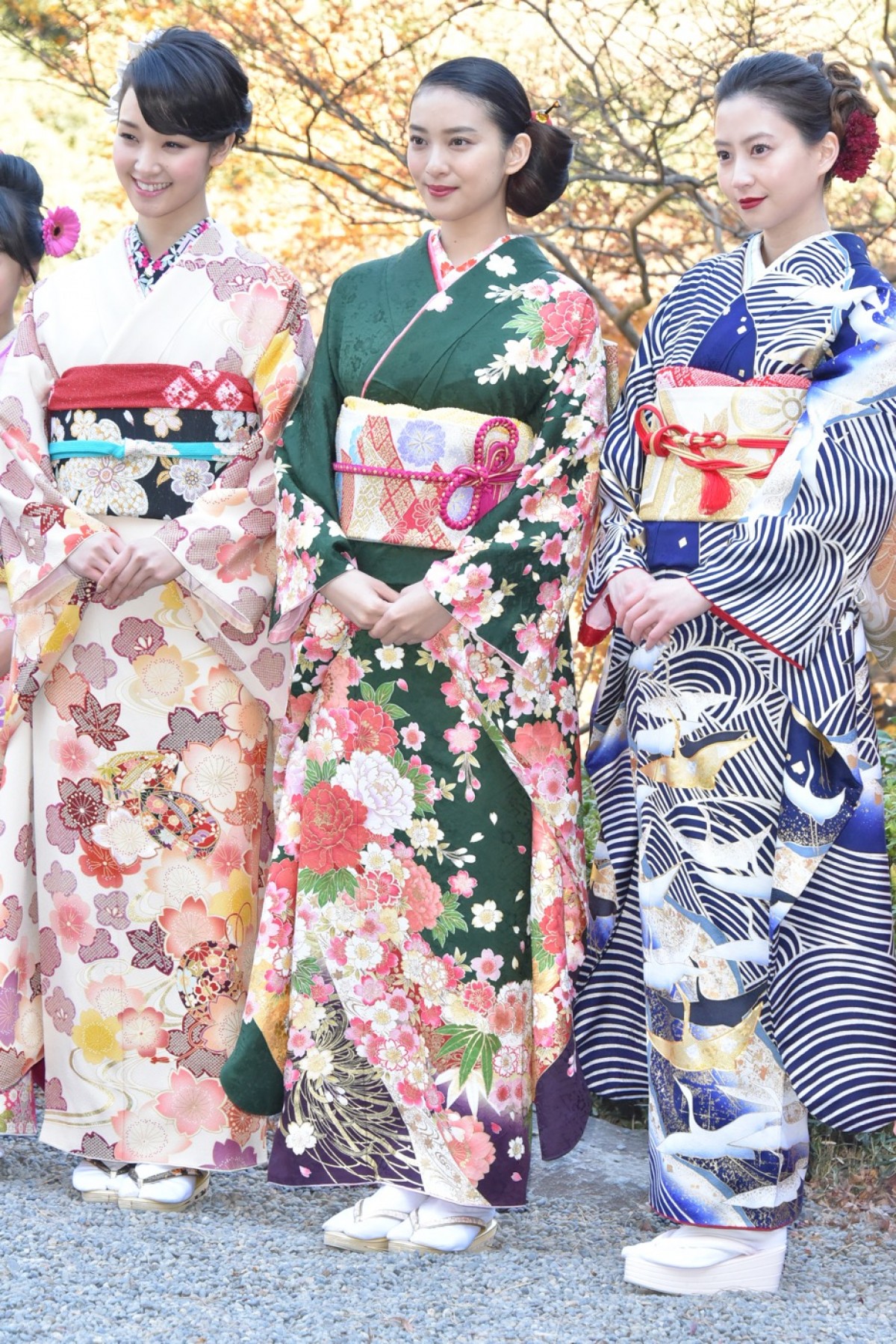 武井咲、“超艶やか”晴れ着撮影会で藤田ニコルと初対面「同じ事務所だったんだ！」