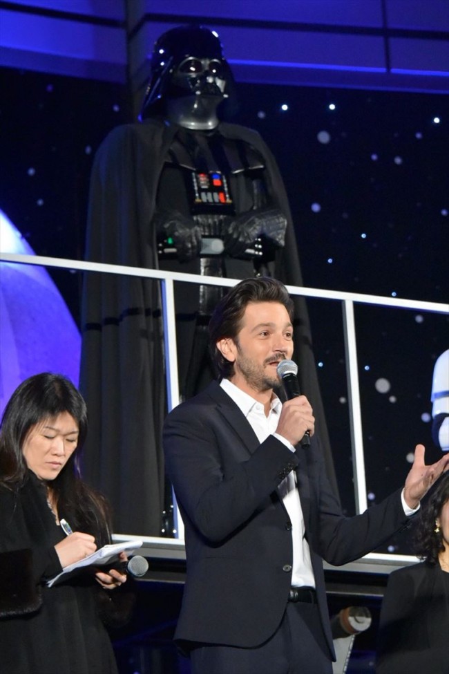 ダース ベイダーに 呼吸音 やめてくれない イケメン将校がいちゃもん 16年12月8日 写真 映画 ニュース クランクイン