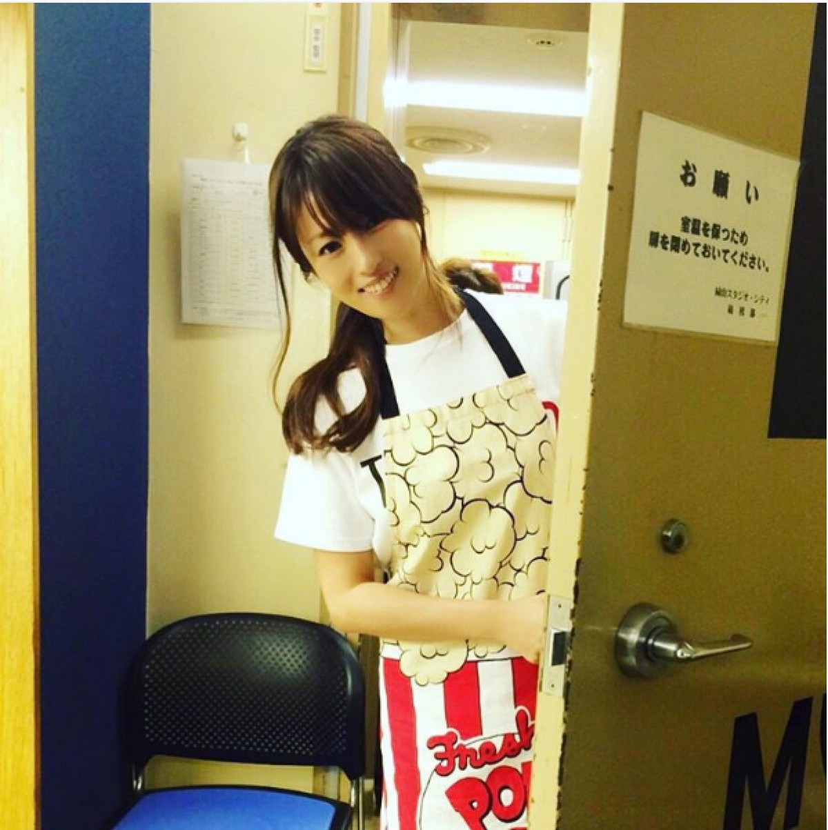 深田恭子、エプロン姿でニッコリ!