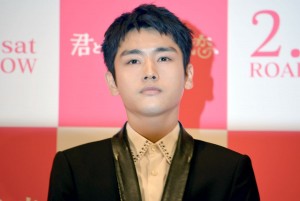 『君と100回目の恋』完成披露舞台挨拶に出席した、泉澤祐希