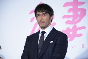 『恋妻家宮本』完成披露試写会に出席した、阿部寛
