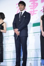 『恋妻家宮本』完成披露試写会に出席した、阿部寛