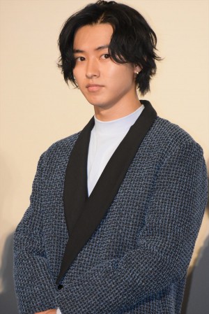 山崎賢人、『映画 妖怪ウォッチ』初日舞台挨拶に登場