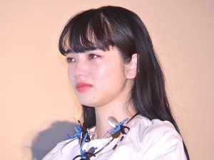 小松菜奈、『ぼくは明日、昨日のきみとデートする』初日舞台挨拶に登場