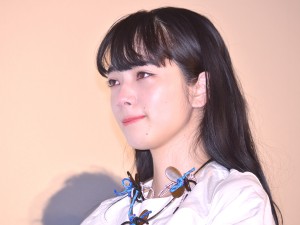 小松菜奈、『ぼくは明日、昨日のきみとデートする』初日舞台挨拶に登場