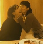 【写真】戸田恵梨香、玄理の誕生日祝いにキスの応酬！